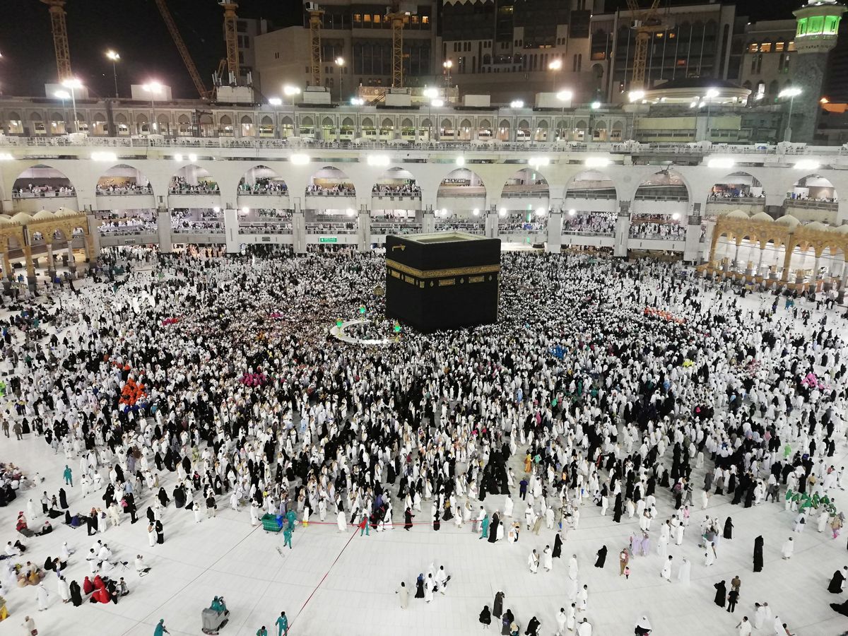 Pilgrims at the Kaaba, Masjid al-Haram
